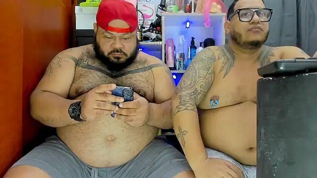 Snapshot of Latino_bigcock chatting on February 14, 2025, 5:51 am Latino bigcock online show from February 14, 2025, 5:51 am