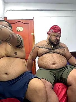 Snapshot of Latino_bigcock chatting on September 16, 2025, 12:33 am Latino bigcock online show from September 16, 2025, 12:33 am