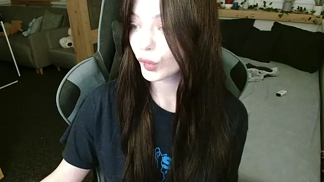 juice-peach online show from December 3, 2024, 10:34 pm