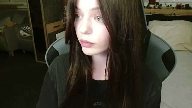 juice-peach online show from February 6, 2025, 10:10 pm