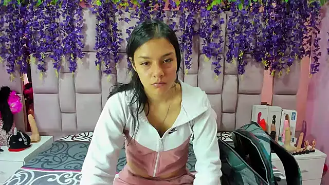Bich Anal  online show from February 24, 2025, 1:31 pm