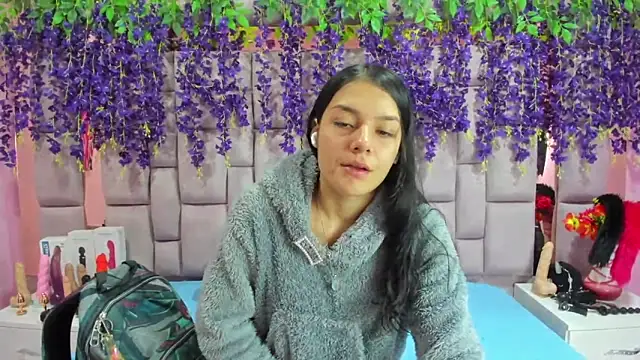 Bich Anal  online show from February 4, 2025, 1:27 pm