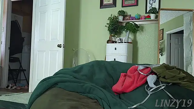 Linzy 19 online show from January 7, 2026, 7:30 pm