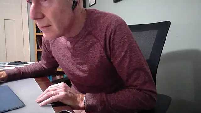 jiggy77777 online show from February 10, 2026, 9:47 pm