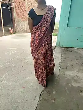 COUPLLE VILLAGE online show from March 9, 2026, 3:21 am