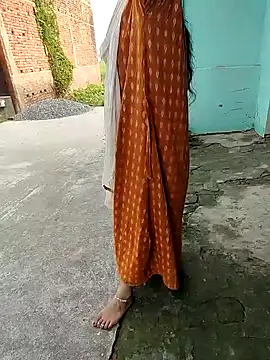 COUPLLE VILLAGE online show from October 25, 2025, 2:44 am