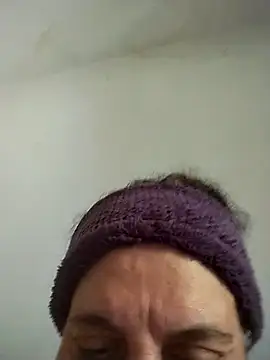 Snapshot of BustyBabyOfficial chatting on October 5, 2025, 12:40 pm BustyBabyOfficial online show from October 5, 2025, 12:40 pm