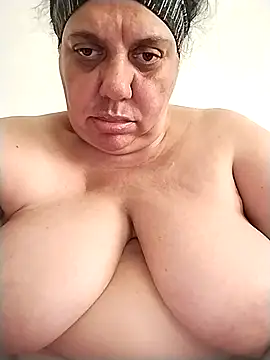 Snapshot of BustyBabyOfficial chatting on September 17, 2025, 10:06 am BustyBabyOfficial online show from September 17, 2025, 10:06 am