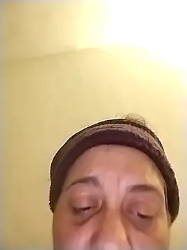 Snapshot of BustyBabyOfficial chatting on October 18, 2025, 11:40 pm BustyBabyOfficial online show from October 18, 2025, 11:40 pm