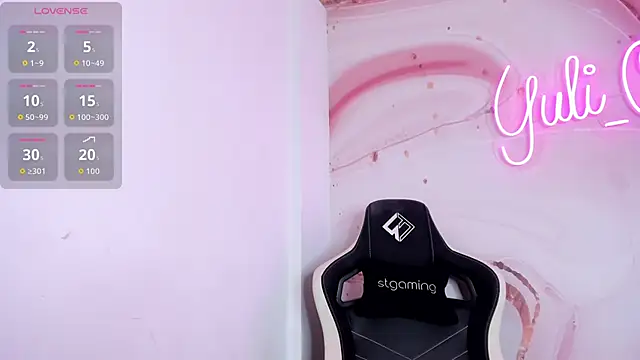 Snapshot of YuliCardona_ chatting on October 29, 2025, 4:44 am YuliCardona  online show from October 29, 2025, 4:44 am