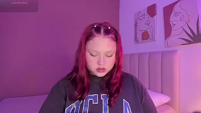 Snapshot of YuliCardona_ chatting on October 10, 2025, 9:04 pm YuliCardona  online show from October 10, 2025, 9:04 pm