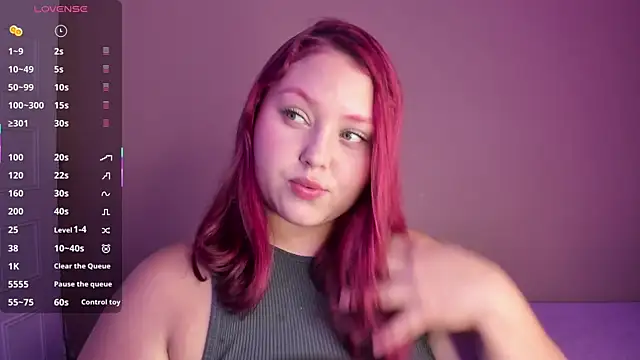 Snapshot of YuliCardona_ chatting on October 17, 2025, 7:48 pm YuliCardona  online show from October 17, 2025, 7:48 pm