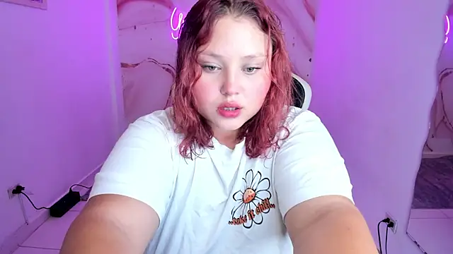 YuliCardona  online show from November 15, 2025, 5:28 pm