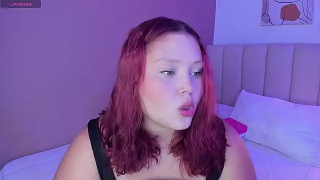 Snapshot of YuliCardona_ chatting on October 4, 2025, 7:37 pm YuliCardona  online show from October 4, 2025, 7:37 pm