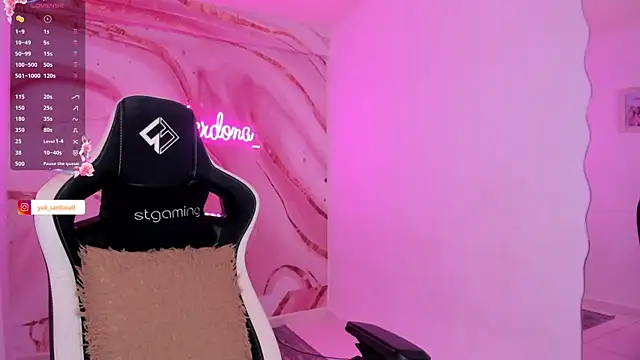 YuliCardona  online show from April 21, 2026, 3:35 am