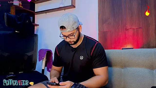 Andrew Brown online show from November 28, 2025, 2:17 pm