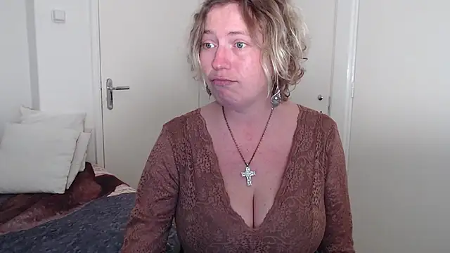 Snapshot of cumfun chatting on February 6, 2026, 8:43 am cumfun online show from February 6, 2026, 8:43 am