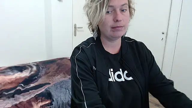 cumfun online show from November 19, 2025, 3:12 pm