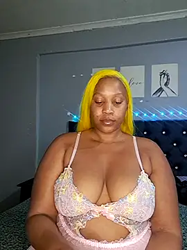 Snapshot of Toya_P chatting on July 18, 2026, 8:28 pm Toya P online show from July 18, 2026, 8:28 pm