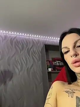 Snapshot of angel_devil_forever chatting on May 14, 2026, 10:29 pm angel devil forever online show from May 14, 2026, 10:29 pm