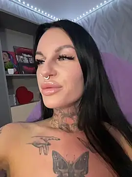 Snapshot of angel_devil_forever chatting on May 24, 2026, 9:36 pm angel devil forever online show from May 24, 2026, 9:36 pm