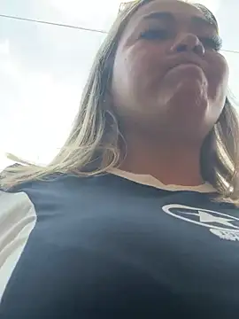 Danielavegax online show from December 18, 2025, 5:06 pm