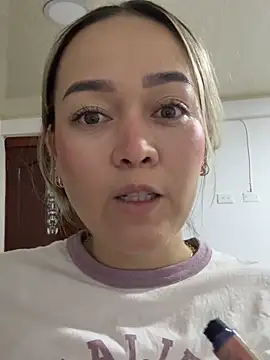 Snapshot of Danielavegax chatting on May 10, 2026, 2:26 am Danielavegax online show from May 10, 2026, 2:26 am
