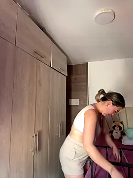 Snapshot of Danielavegax chatting on October 17, 2025, 9:27 pm Danielavegax online show from October 17, 2025, 9:27 pm