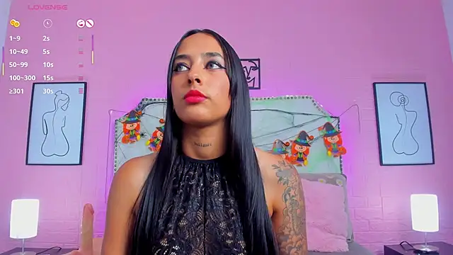 Snapshot of charlotte_kisss chatting on October 23, 2025, 7:23 pm charlotte kisss online show from October 23, 2025, 7:23 pm