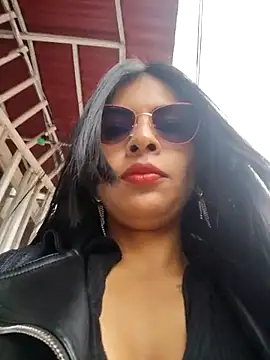 Astrid-- online show from December 2, 2025, 3:03 pm