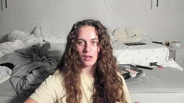 HarleyDeess online show from December 15, 2025, 3:12 am