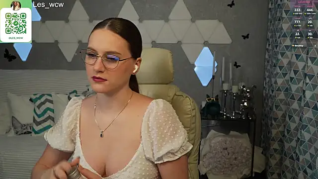 Snapshot of HarleyDeess chatting on February 1, 2025, 10:12 pm HarleyDeess online show from February 1, 2025, 10:12 pm