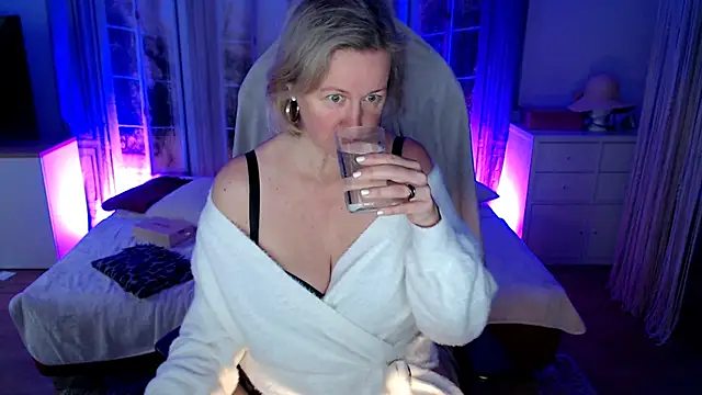 MarleneBloem online show from November 14, 2025, 9:57 am