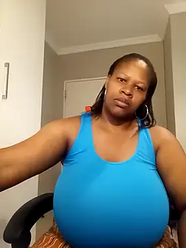 bustylisa1983 online show from February 4, 2025, 6:14 am