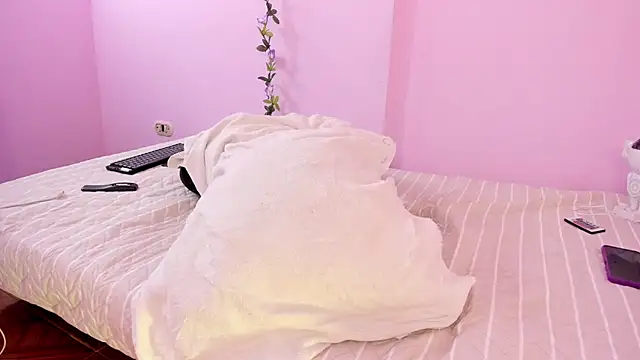 Snapshot of Samanta_roberts1 chatting on February 25, 2025, 6:01 pm Samanta roberts1 online show from February 25, 2025, 6:01 pm