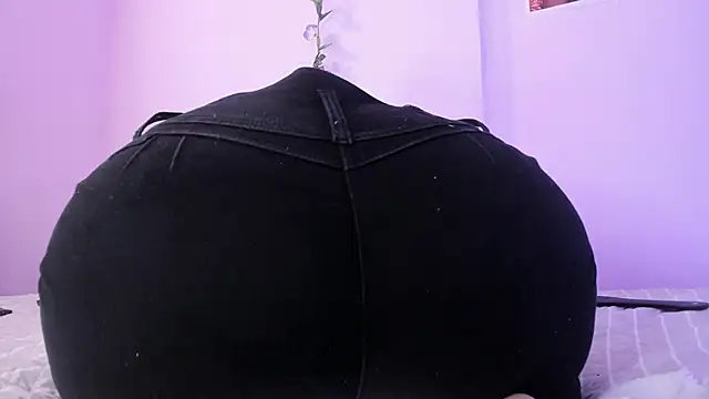 Snapshot of Samanta_roberts1 chatting on March 3, 2025, 6:56 pm Samanta roberts1 online show from March 3, 2025, 6:56 pm