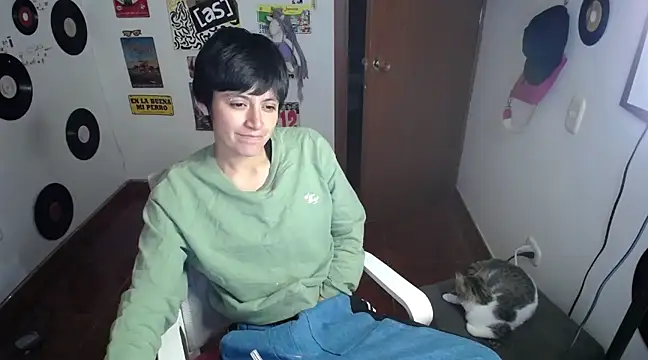 Snapshot of 9_Fernanda_9 chatting on February 9, 2025, 1:33 am 9 Fernanda 9 online show from February 9, 2025, 1:33 am