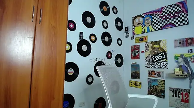 Snapshot of 9_Fernanda_9 chatting on February 9, 2025, 4:36 am 9 Fernanda 9 online show from February 9, 2025, 4:36 am