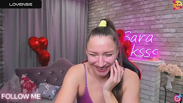 Snapshot of SarahCoksss chatting on February 19, 2025, 6:33 am SarahCoksss online show from February 19, 2025, 6:33 am