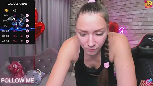 Snapshot of SarahCoksss chatting on February 13, 2025, 12:24 am SarahCoksss online show from February 13, 2025, 12:24 am