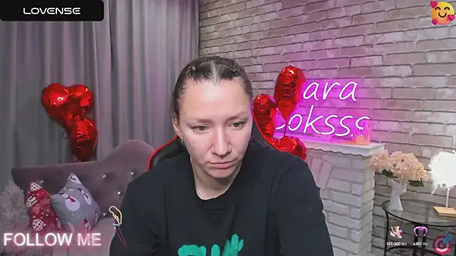 Snapshot of SarahCoksss chatting on February 21, 2025, 12:16 am SarahCoksss online show from February 21, 2025, 12:16 am