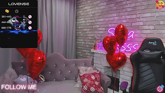 Snapshot of SarahCoksss chatting on February 9, 2025, 12:06 am SarahCoksss online show from February 9, 2025, 12:06 am