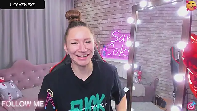 Snapshot of SarahCoksss chatting on March 3, 2025, 12:12 am SarahCoksss online show from March 3, 2025, 12:12 am