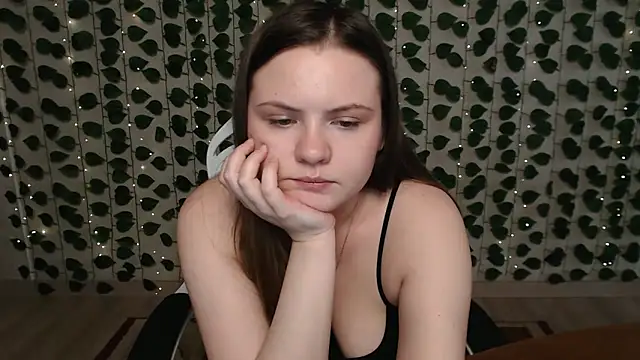 IxxiLiana online show from February 20, 2025, 7:23 am