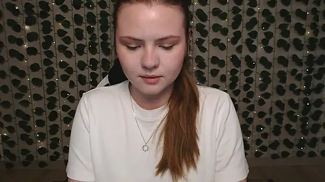 IxxiLiana online show from March 9, 2025, 5:22 am