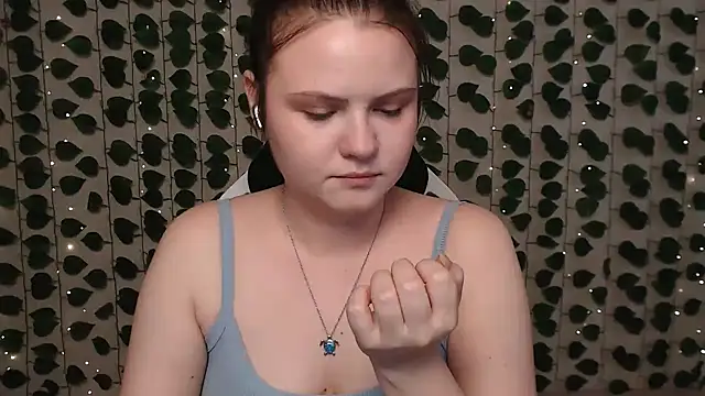 IxxiLiana online show from January 31, 2025, 7:18 am