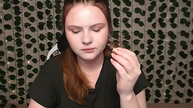 IxxiLiana online show from February 11, 2025, 4:11 am