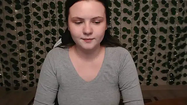 IxxiLiana online show from February 14, 2025, 7:07 am