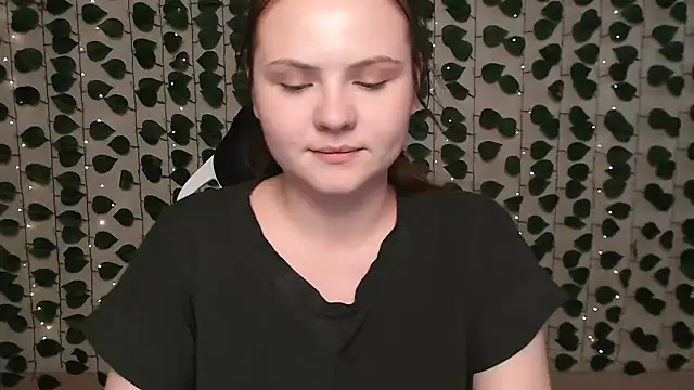 IxxiLiana online show from February 11, 2025, 7:12 am
