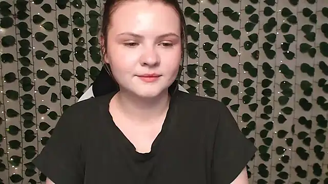 IxxiLiana online show from February 4, 2025, 4:15 am